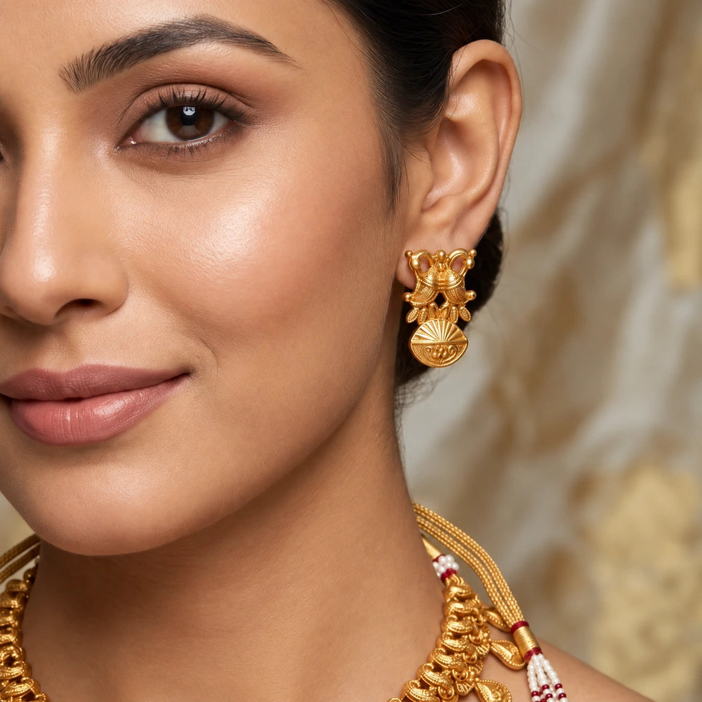 Heritage Paisley Gold-Tone Necklace Set with Matching Earrings